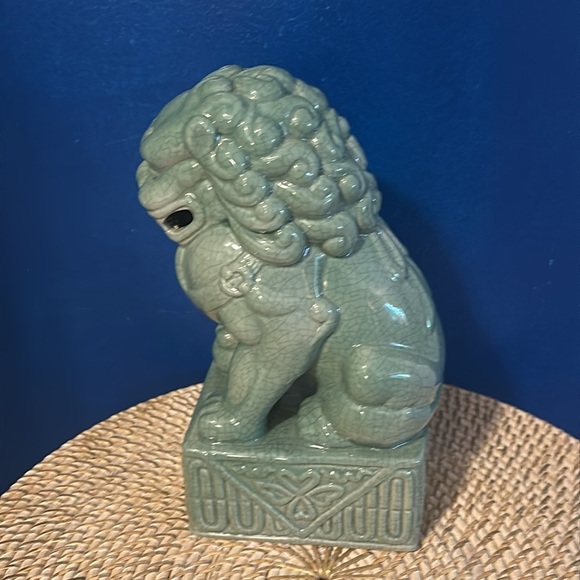 Vintage Fu Dog Ceramic Statuette with Celadon Green Crackle Finish 10.5” - Picture 2 of 6